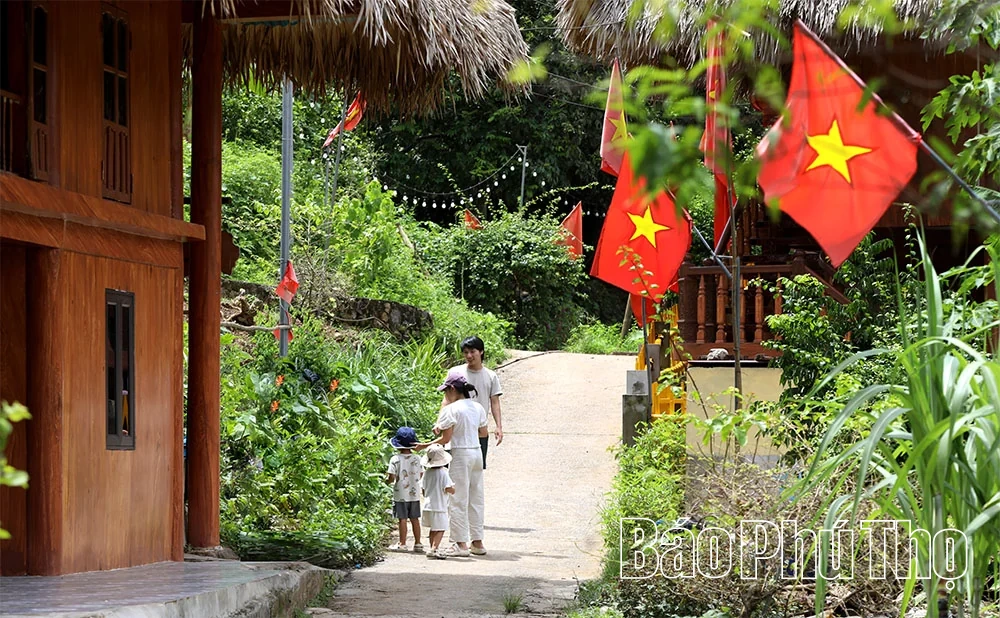 Tự hào màu cờ Tổ quốc trong ngày Quốc khánh
