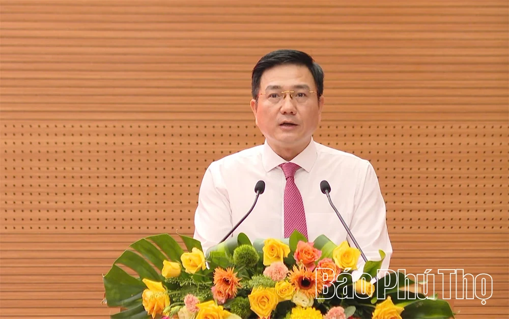 Đảng bộ phường Thanh Miếu: 383 đảng viên được nhận Huy hiệu Đảng đợt 2/9