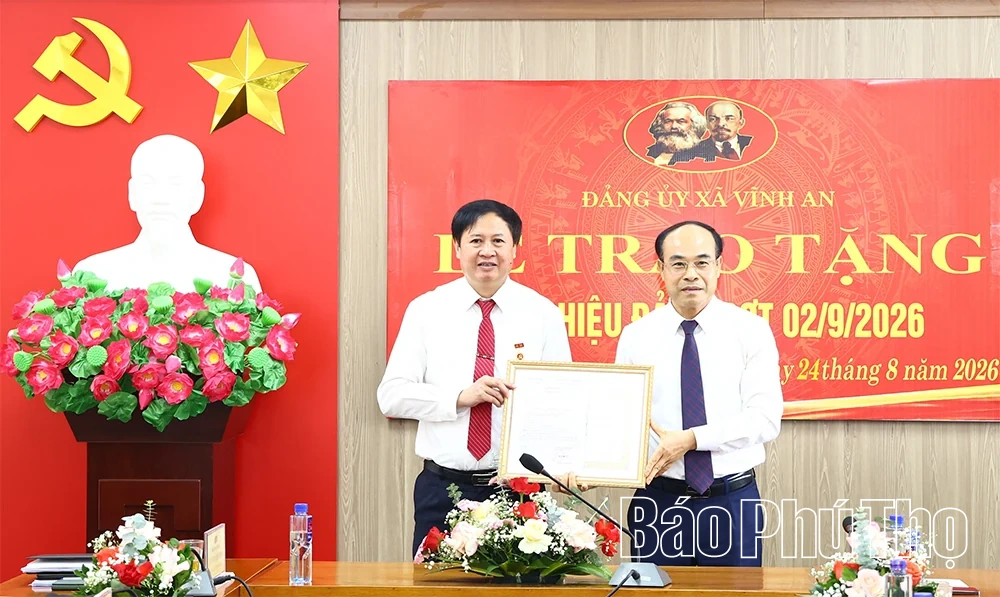 Giám đốc Báo và Phát thanh, truyền hình Phú Thọ làm việc với Ban Thường vụ Đảng ủy xã Vĩnh An