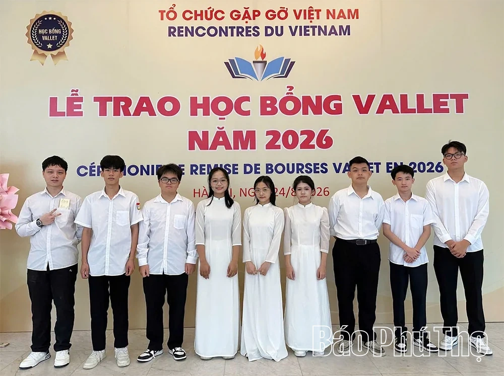 9 học sinh Trường THPT Chuyên Hùng Vương nhận Học bổng Vallet năm 2026