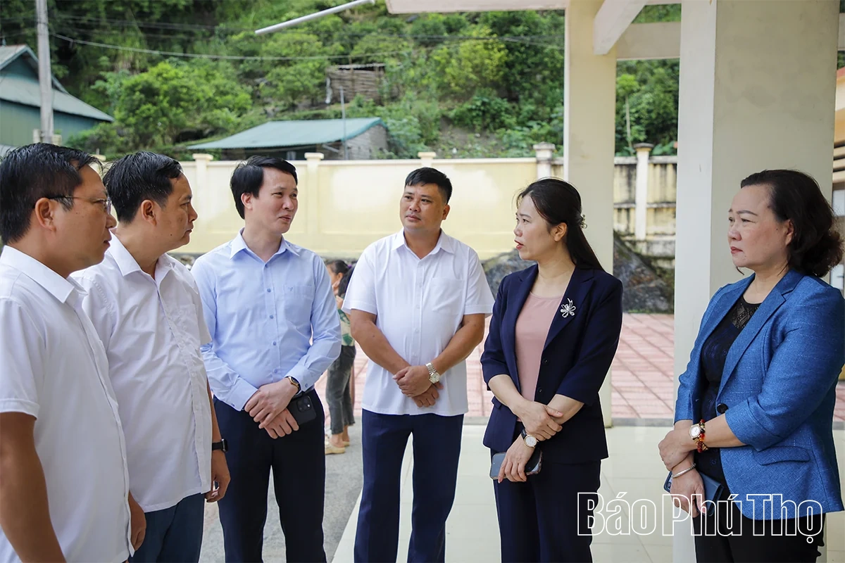 Phó Bí thư Tỉnh ủy Bùi Thị Minh: Vân Sơn phải chọn việc hiệu quả, làm đến cùng những việc có lợi cho dân