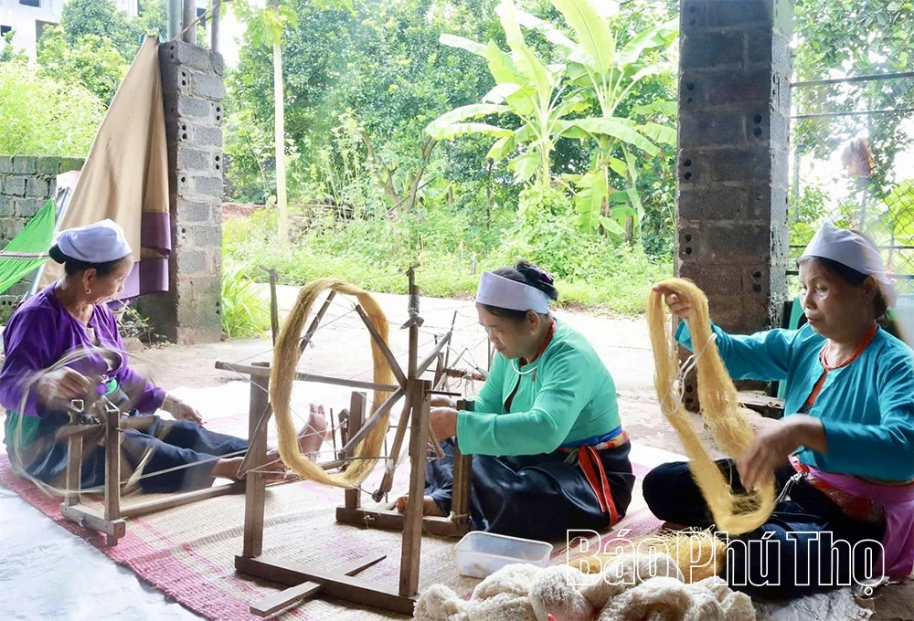 “Hồi sinh” làng nghề dệt thổ cẩm Đông Lai