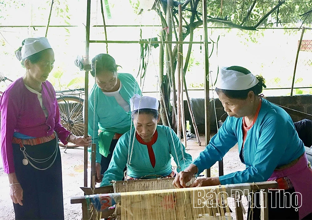 “Hồi sinh” làng nghề dệt thổ cẩm Đông Lai