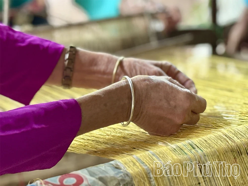 “Hồi sinh” làng nghề dệt thổ cẩm Đông Lai