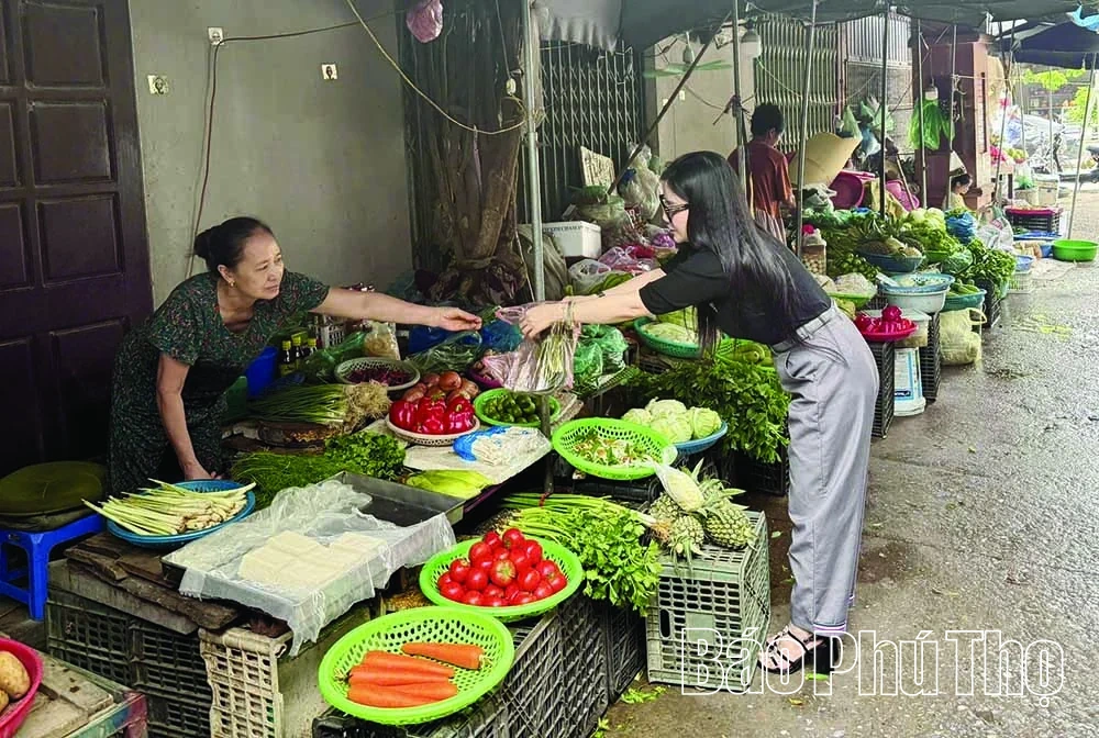 Theo nhịp chợ quê, tìm lại hồn Đất Tổ