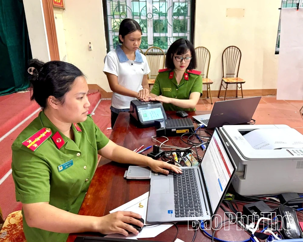 Vân Phú đẩy mạnh chuyển đổi số, nâng cao chất lượng phục vụ Nhân dân