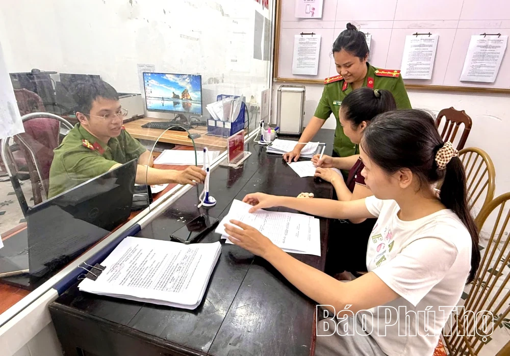 Vân Phú đẩy mạnh chuyển đổi số, nâng cao chất lượng phục vụ Nhân dân