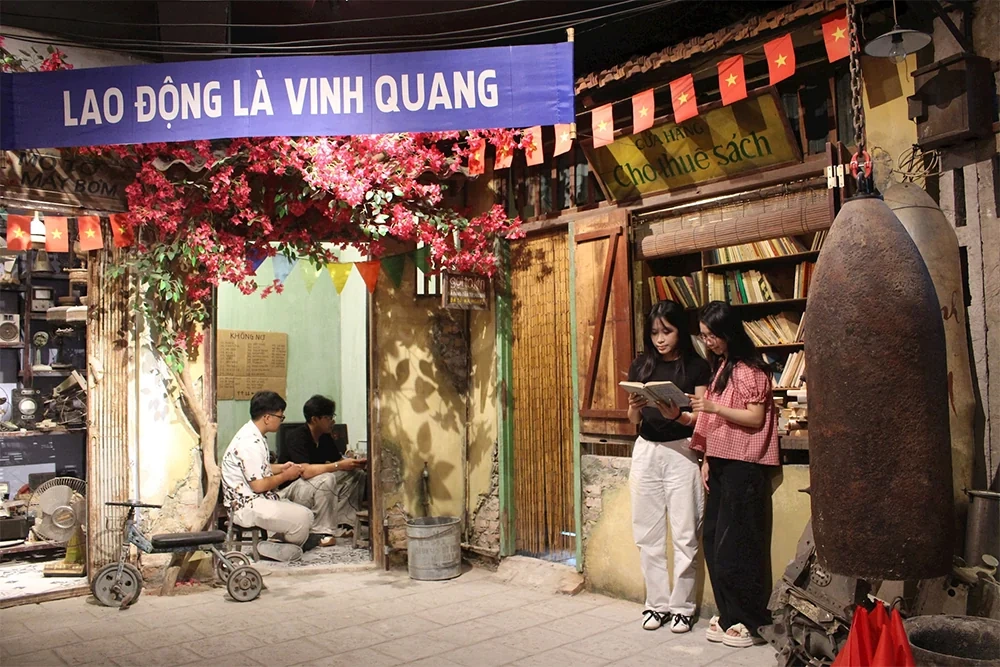 “Tour yêu nước” hút người trẻ dịp Quốc khánh 2-9
