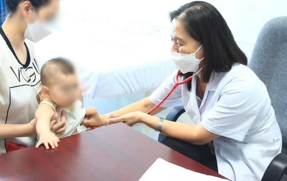 Trẻ sơ sinh trước cơn bão mắc virus hợp bào hô hấp nguy hiểm