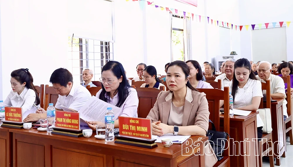 Phó Bí thư Tỉnh ủy Bùi Thị Minh: Tiếp tục đổi mới nội dung, phương thức sinh hoạt, nâng cao chất lượng sinh hoạt chi bộ