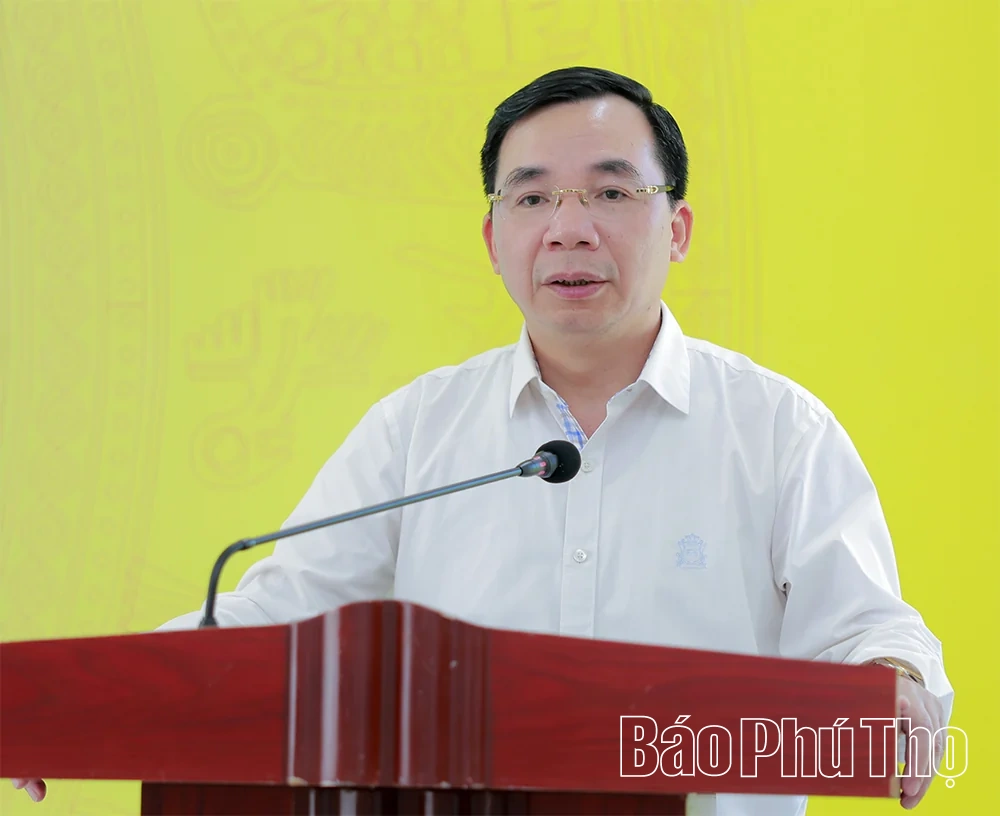 Chuẩn bị chu đáo các điều kiện phục vụ lễ khai giảng, tạo không khí phấn khởi cho cán bộ, giáo viên và học sinh bước vào năm học mới