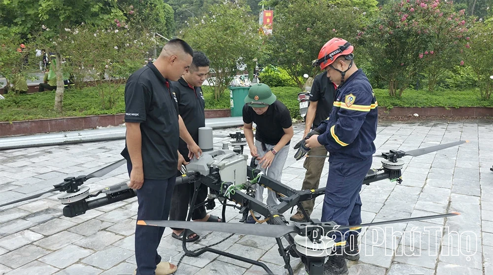 Luyện tập phương án cứu người, cứu xe bị lật, rơi xuống vực sâu
