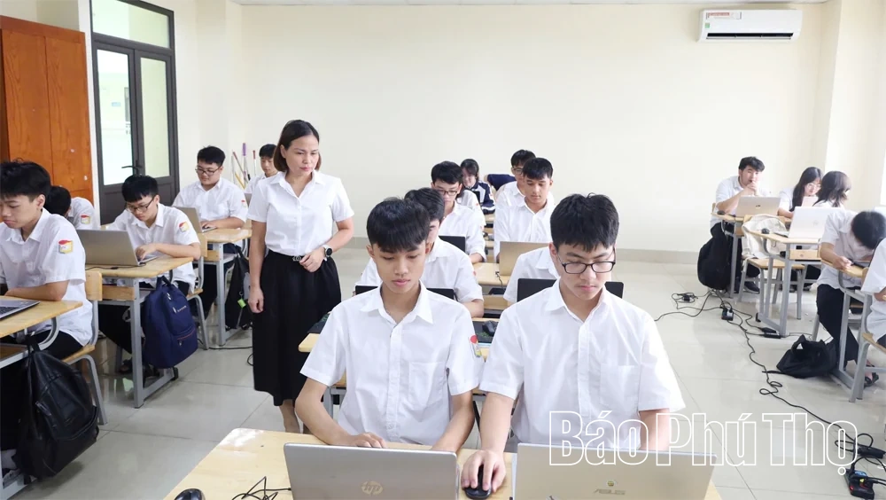 Khi “Bình dân học vụ số” lan tỏa trong trường học