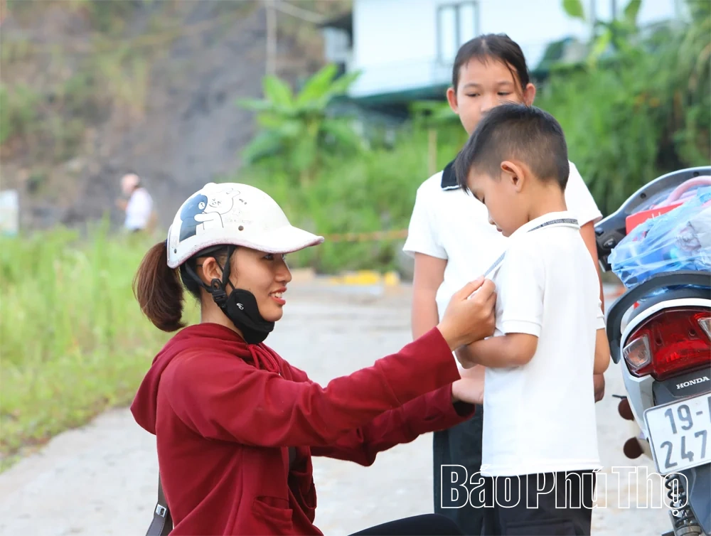 Gian nan hành trình “gánh chữ” qua sông