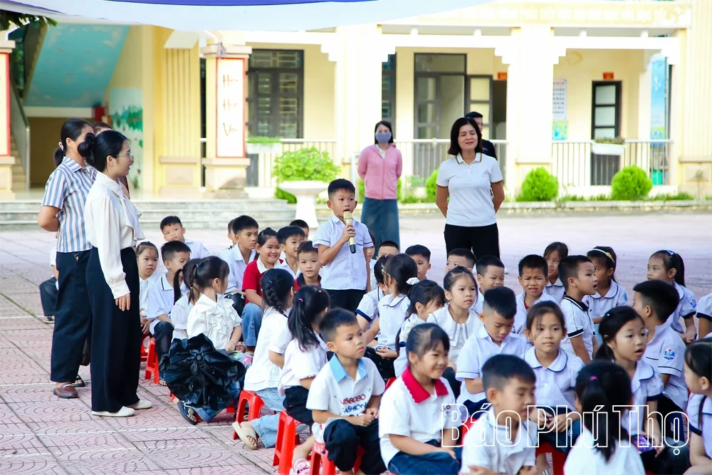 Gian nan hành trình “gánh chữ” qua sông