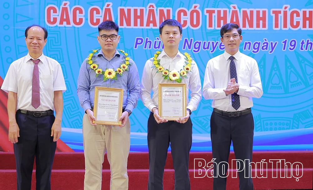 Quỹ khuyến học, khuyến tài Phùng Nguyên vinh danh 257 cá nhân có thành tích xuất sắc