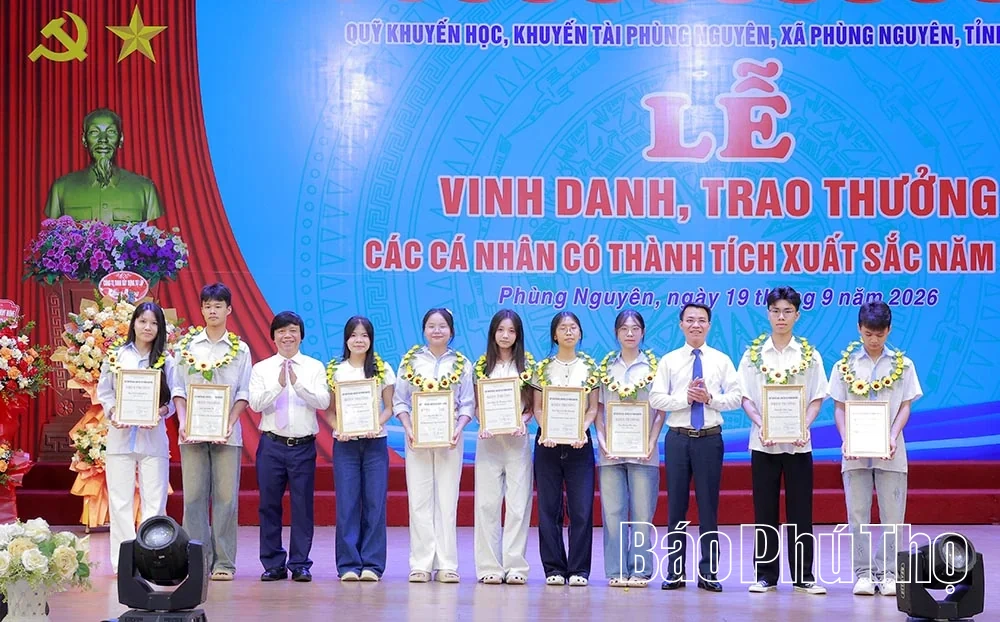 Quỹ khuyến học, khuyến tài Phùng Nguyên vinh danh 257 cá nhân có thành tích xuất sắc