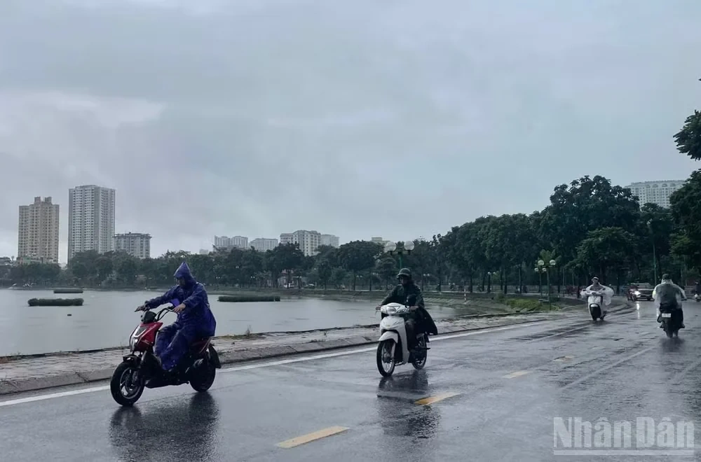 Thời tiết ngày 15/9: Mưa rào và dông trên cả nước, Hà Nội có mưa to đến rất to