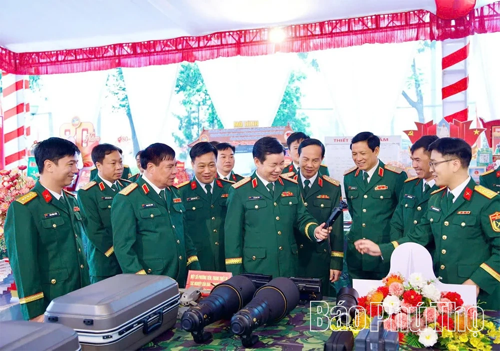 Cục Chính trị Quân khu 2 kỷ niệm 80 năm Ngày truyền thống và đón nhận Huân chương Quân công hạng Ba