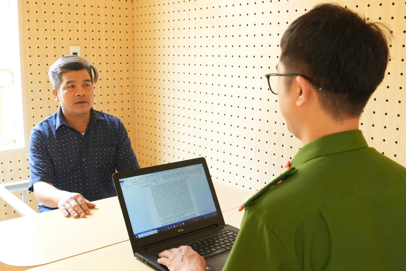 Công an tỉnh Phú Thọ bắt khẩn cấp đối tượng livestream, đưa thông tin sai sự thật tại Bệnh viện Hữu nghị Lạc Việt&nbsp;