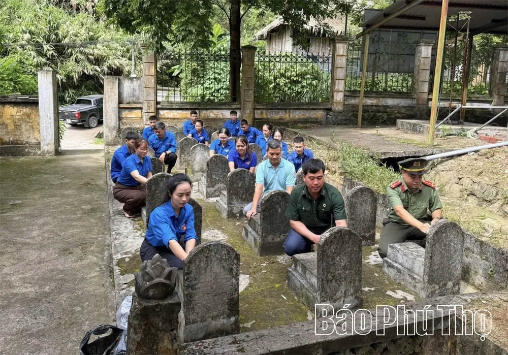 Sôi nổi màu áo xanh tình nguyện ở Cao Sơn