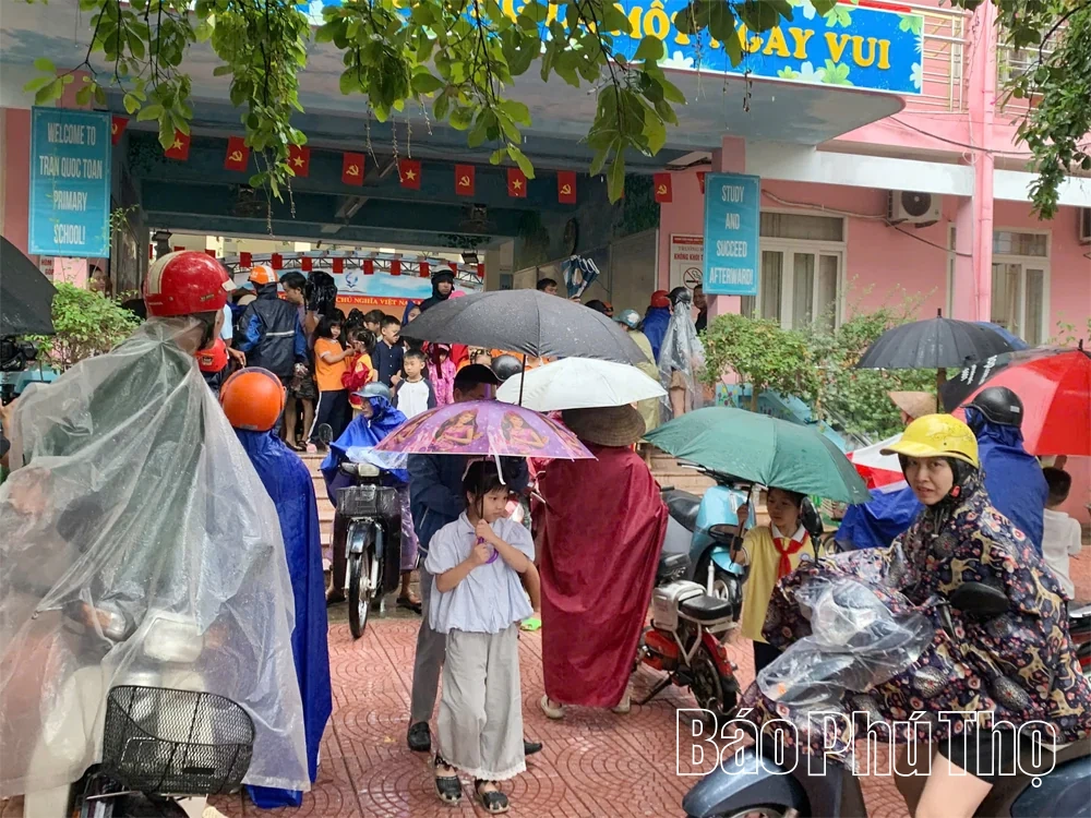 Mong ổn định bữa ăn bán trú cho học sinh