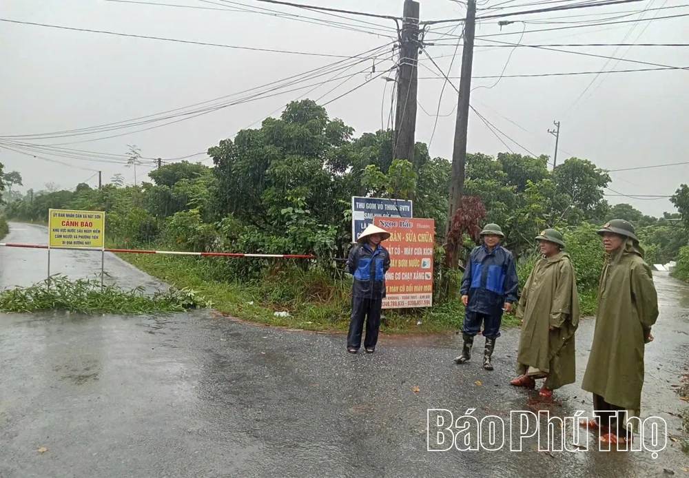 Khẩn trương khắc phục sạt lở, bảo đảm giao thông thông suốt