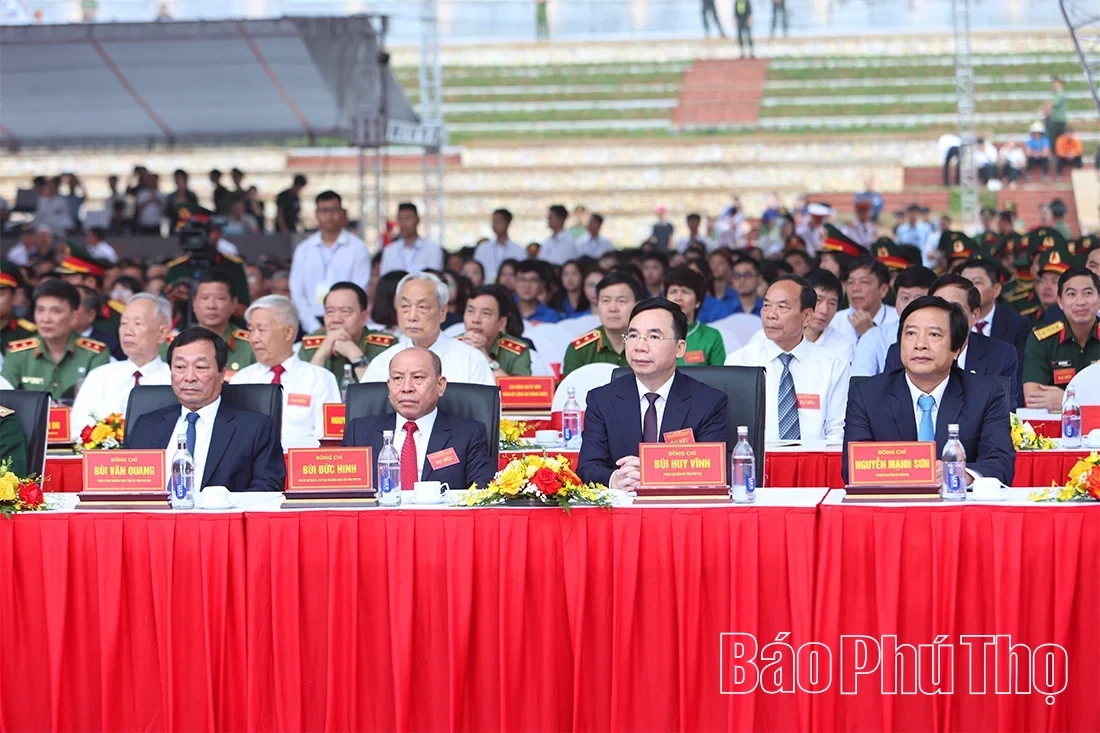 Celebrating the 72nd Anniversary of Uncle Hos Visit to Hung Kings Temple and the Inauguration of the Monument Uncle Ho with the National Festival