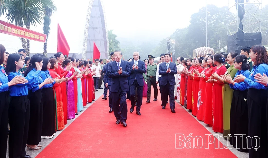 Celebrating the 72nd Anniversary of Uncle Hos Visit to Hung Kings Temple and the Inauguration of the Monument Uncle Ho with the National Festival