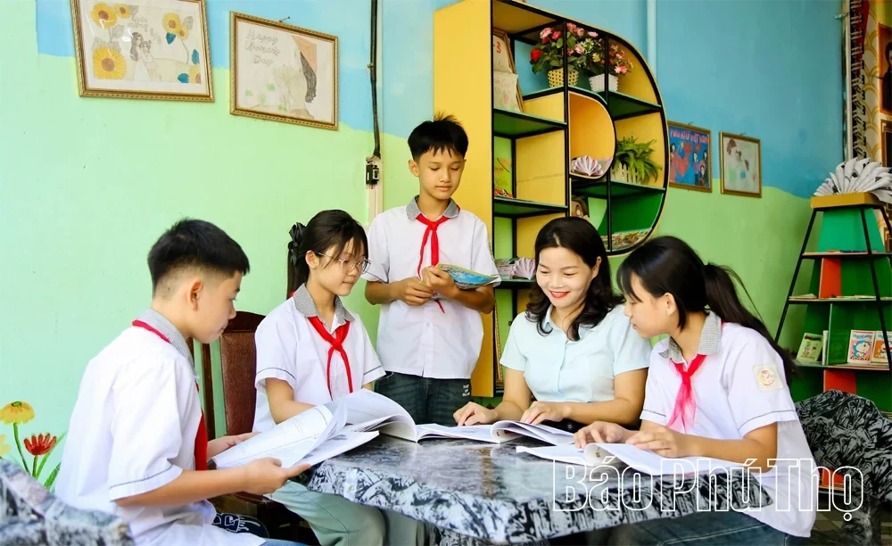 Linking Education with Preserving Muong Cultural Identity