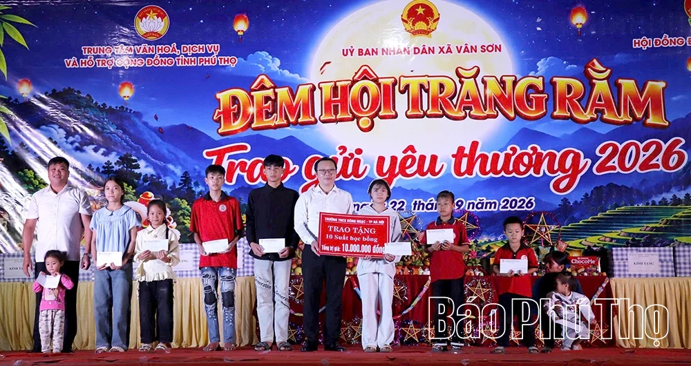 Vân Sơn tổ chức “Đêm hội Trăng rằm - Trao gửi yêu thương”