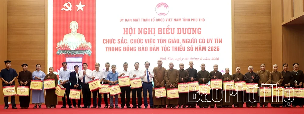 Biểu dương 303 chức sắc, chức việc tôn giáo và người có uy tín