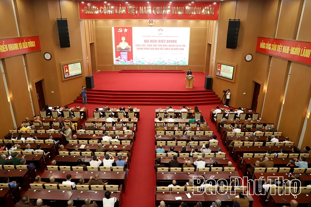 Biểu dương 303 chức sắc, chức việc tôn giáo và người có uy tín