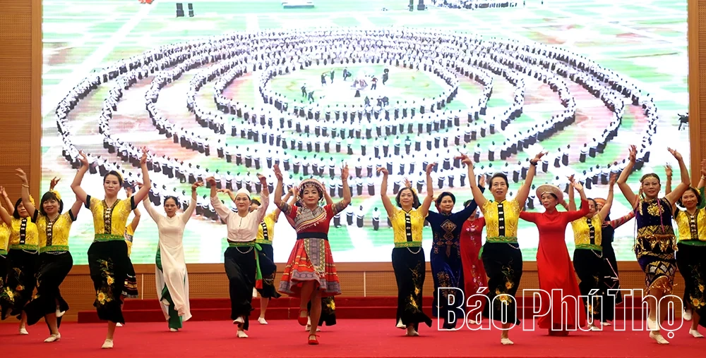 Biểu dương 303 chức sắc, chức việc tôn giáo và người có uy tín