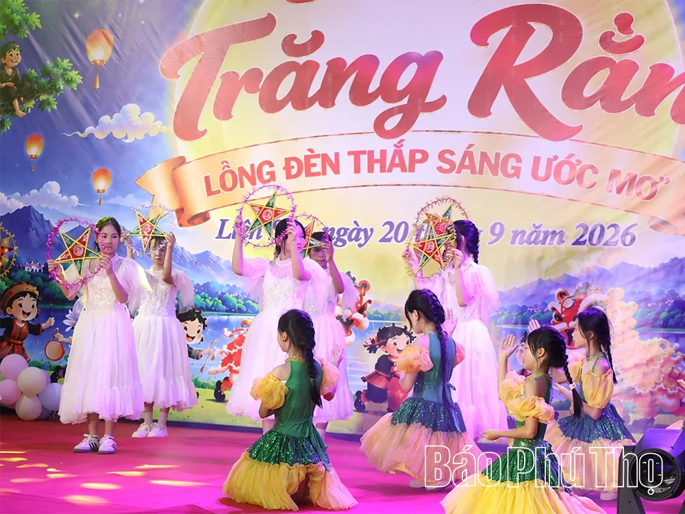 Đêm hội trăng rằm “Lồng đèn thắp sáng ước mơ” xã Liên Sơn