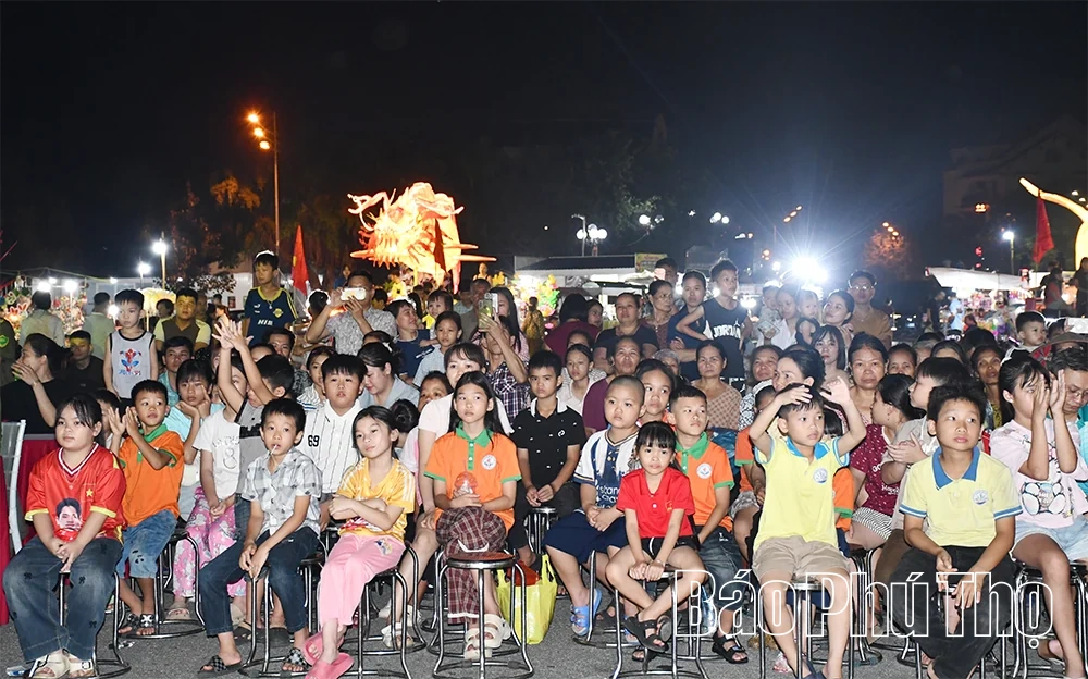 Đại Đình tổ chức Đêm hội trăng rằm “Lồng đèn thắp sáng ước mơ”