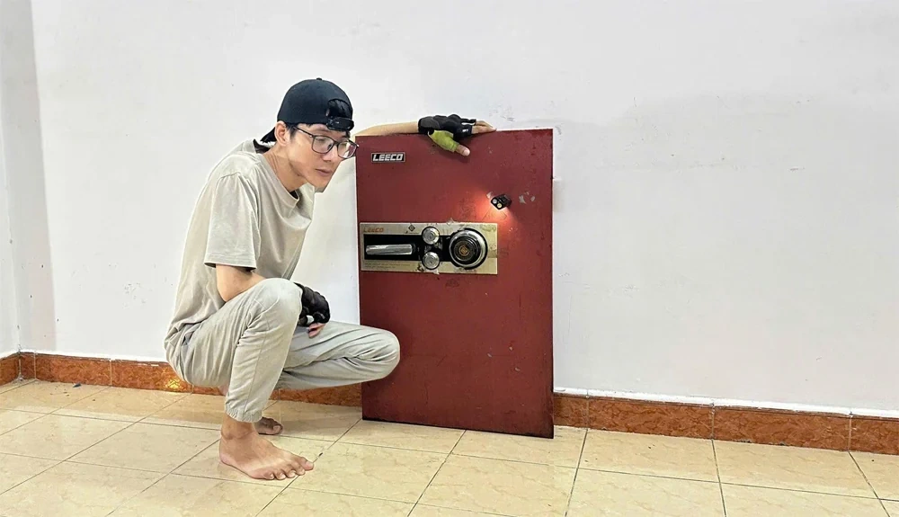 Két sắt điện tử báo lỗi, không nhận mã: Nguyên nhân thường gặp