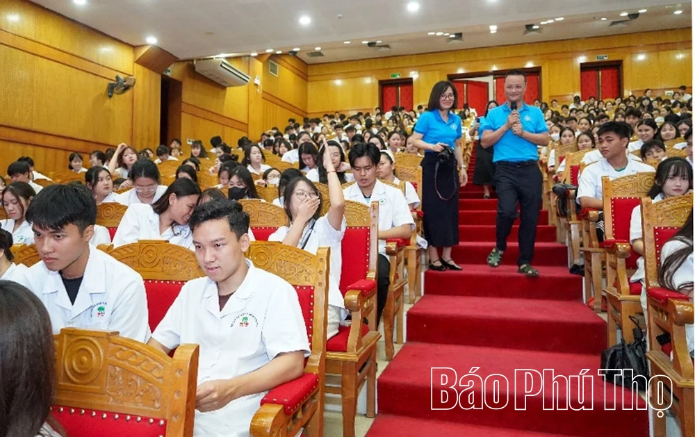 Đẩy mạnh tuyên truyền chính sách bảo hiểm y tế học sinh, sinh viên