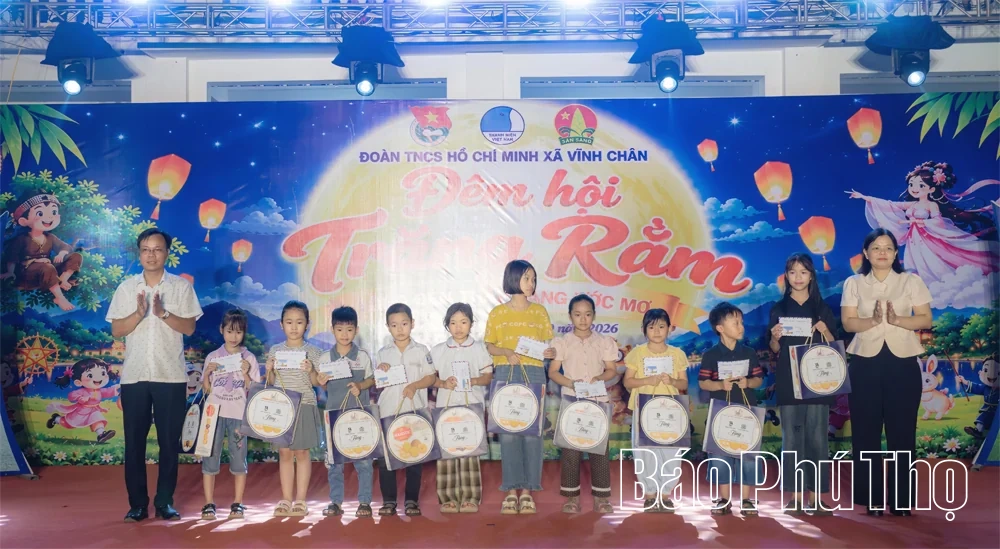 Xã Vĩnh Chân tổ chức chương trình Trung thu “Lồng đèn thắp sáng ước mơ”