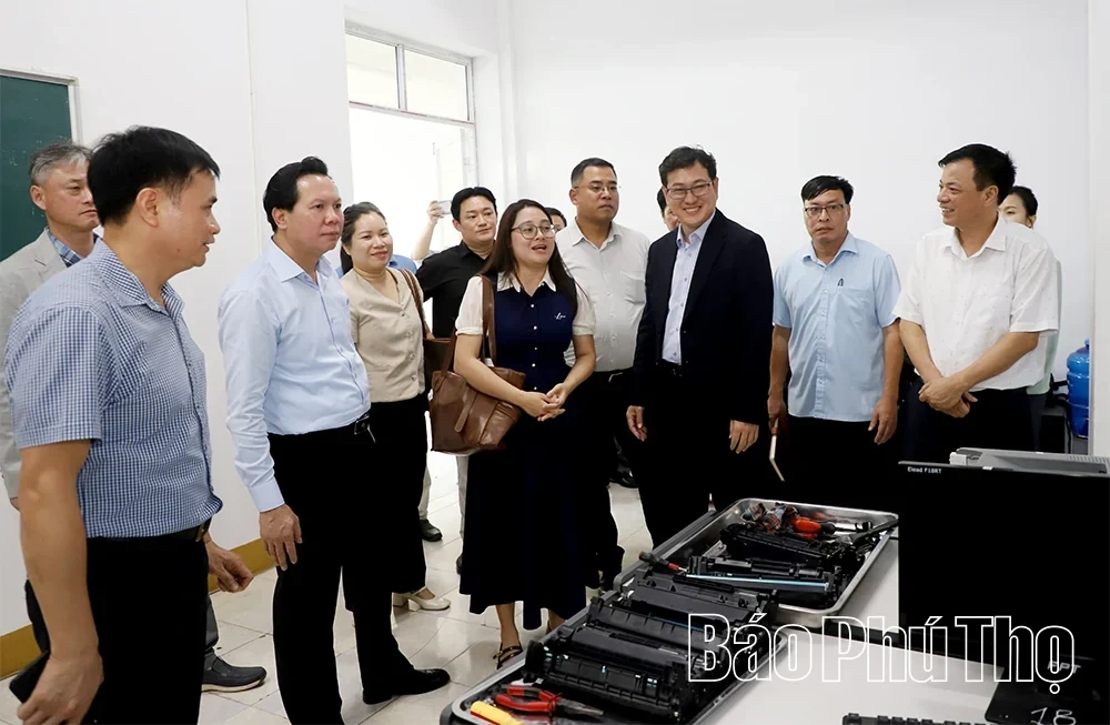 Samsung Vietnam Conducts Surveys for SIC Lab Construction and Human Resource Training at Two Schools in Phu Tho