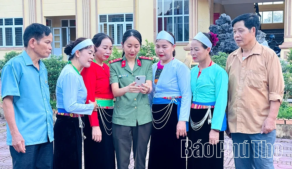 Tân Lạc gặp mặt kỷ niệm 35 năm Ngày Quốc tế Người cao tuổi