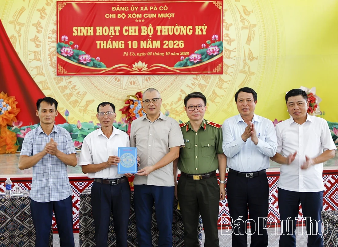 Tập trung nâng cao chất lượng sinh hoạt chi bộ; phát huy vai trò tiên phong, gương mẫu của đảng viên