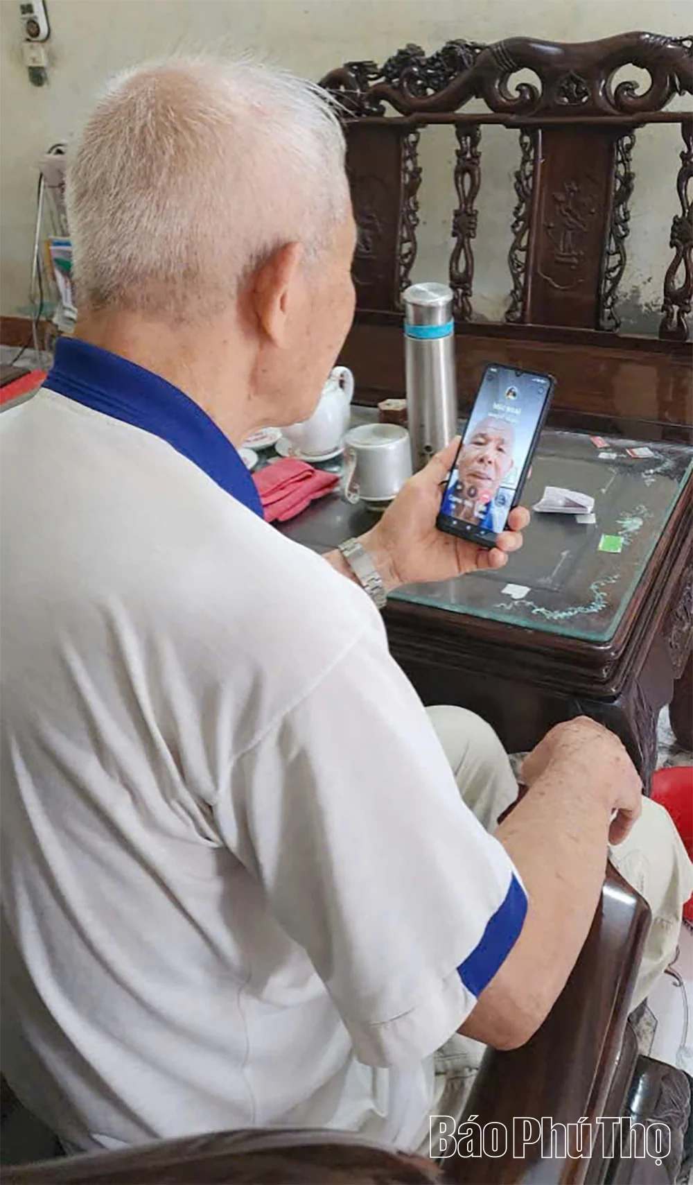 Khi người già bước vào thế giới số