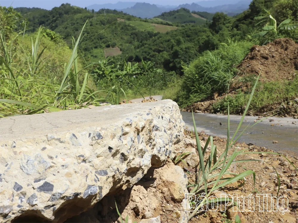 Nỗi lo dưới những cung sạt lở ở Cao Phong