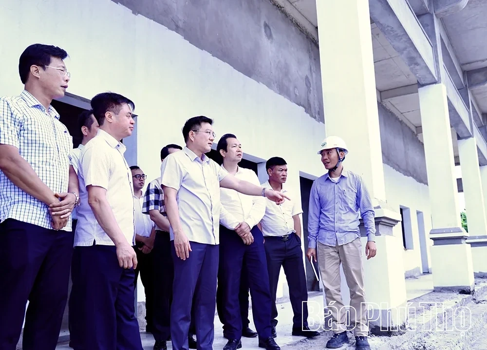 Removing Obstacles in Public Utility Services and Focusing on Accelerating Project Progress in Vinh Phuc Ward