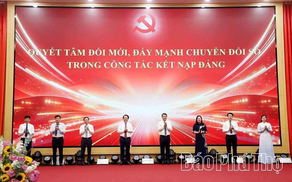 Nâng cao chất lượng sinh hoạt chi bộ, phát triển đảng viên gắn với chuyển đổi số