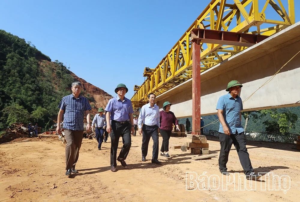Tập trung tháo gỡ vướng mắc, đẩy nhanh tiến độ cao tốc Hòa Bình - Mộc Châu