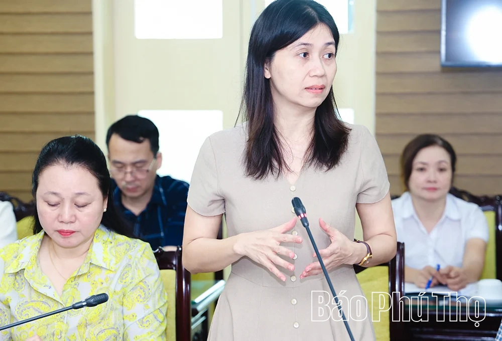 Đoàn đại biểu Quốc hội tỉnh lấy ý kiến về các dự án luật thuộc lĩnh vực y tế, an sinh xã hội