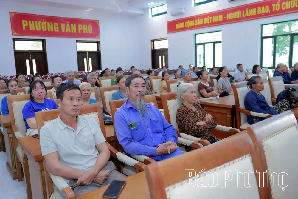 Phường Vân Phú phổ biến quy định về bồi thường, hỗ trợ, tái định cư Dự án xây dựng tuyến đường sắt Lào Cai - Hà Nội - Hải Phòng