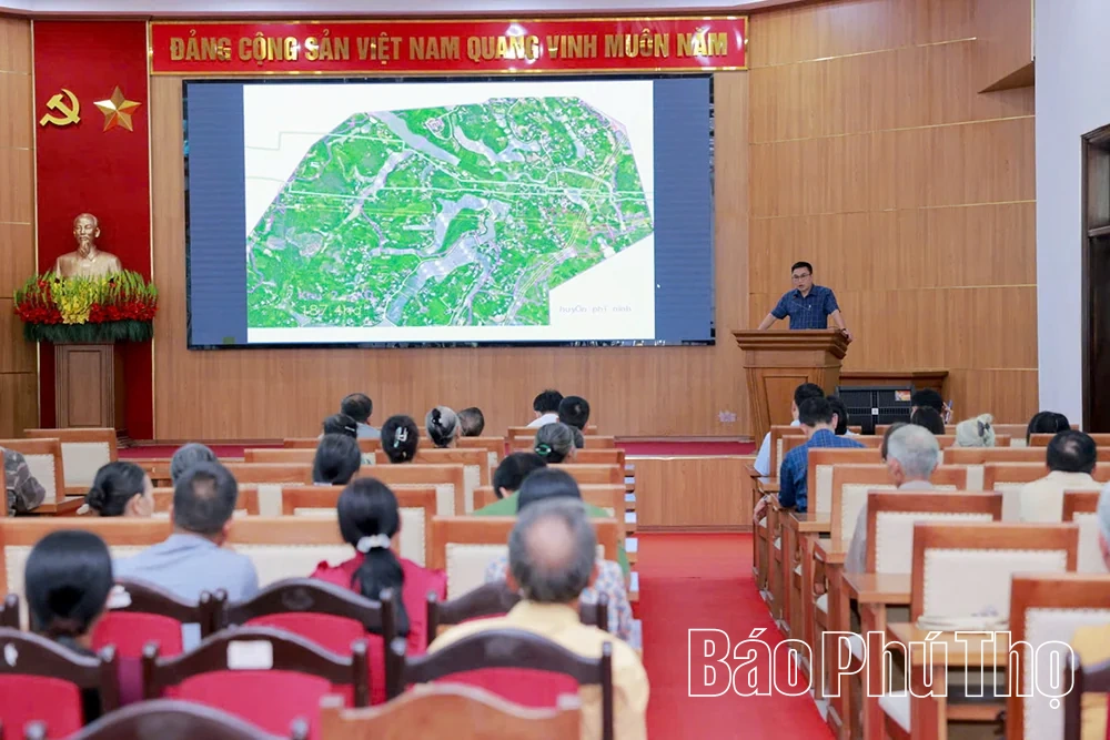 Phường Vân Phú phổ biến quy định về bồi thường, hỗ trợ, tái định cư Dự án xây dựng tuyến đường sắt Lào Cai - Hà Nội - Hải Phòng